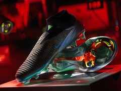 Nike Phantom 6 &quot;EA Sports FC&quot; to najwyższej klasy buty piłkarskie. Phantom 6 jest już dostępny w EA Sports FC 26 i sklepach detalicznych. (Zdjęcie: Nike)