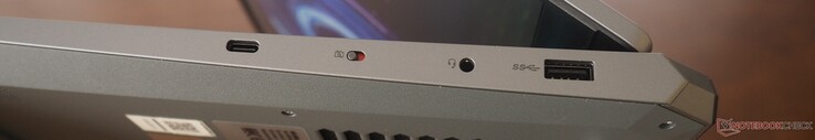 Prawa strona: USB-C 3.2 Gen2 (w tym PD i DP), migawka kamery internetowej, audio, USB-A 3.2 Gen1