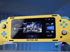 Snapdragon 8 Elite powinien uczynić ten projekt bardziej wydajnym niż współczesne handheldy do gier Android. (Źródło obrazu: Bilibili - edytowane)