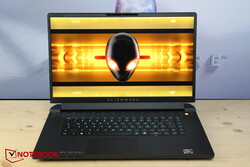 Alienware m17 R5 w recenzji, udostępniony przez firmę Dell.