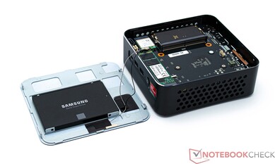 Przykład instalacji 2,5-calowego dysku SSD firmy Samsung
