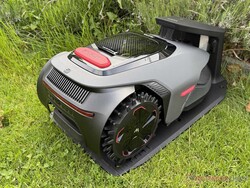 Mova LiDAX Ultra 1200 w stacji ładującej