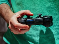 W zestawie z konsolą Sony PlayStation 3 znajdował się kontroler DualShock 3, który działa również z emulatorem RPCS3.