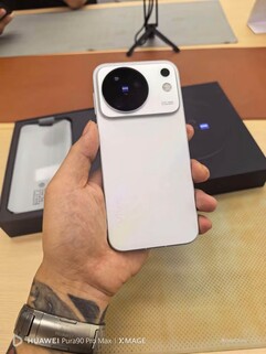 Zdjęcie prezentujące nadchodzący model Vivo X500