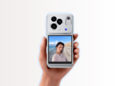 Model Vivo X500 z akcesorium Snap Screen i etui magnetycznym.