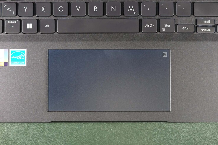 Nowy touchpad jest większy i ma gładszą powierzchnię