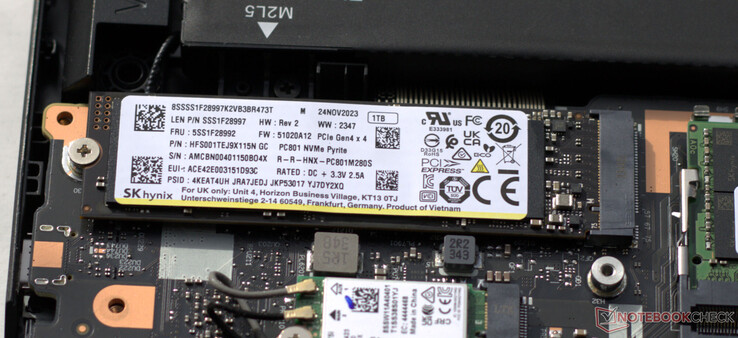 Dysk SSD PCIe 4.0 służy jako dysk systemowy.