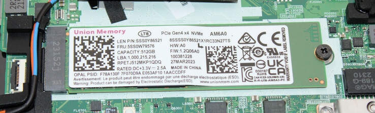 Dysk SSD PCIe 4 służy jako pamięć masowa systemu.