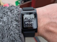 Smartwatch Pebble Core 2 Duo z interfejsem Weather Land firmy Reno. (Źródło zdjęcia: blog Erica Migicovsky'ego)