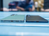 Porównanie wysokości: Samsung Galaxy S25 Ultra (po lewej, 8,2 milimetra) i Samsung Galaxy S25 Edge (po prawej, 5,8 milimetra) 