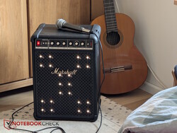 Światła sceniczne i karaoke