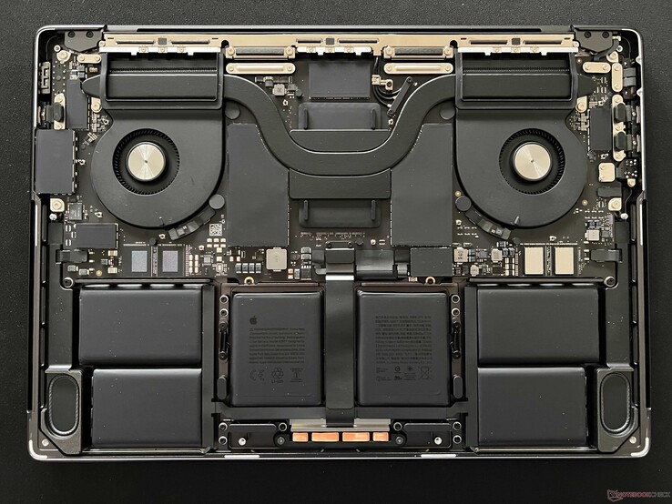 Układ wewnętrzny MacBook Pro 14 M3 Max