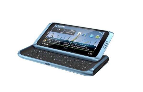 Nokia E7 została wprowadzona na rynek z systemem Symbian^3, ale otrzymała aktualizację do Nokia Belle OS. (Źródło zdjęcia: Nokia via Facebook)
