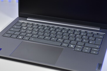 Lenovo ThinkBook 14 Gen 8: Klawiatura