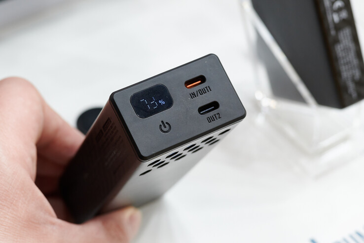 Wyświetlacz migotał przez kamerę, ale nie było to widoczne gołym okiem