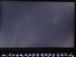 Umiarkowane krwawienie podświetlenia (tutaj wzmocnione)