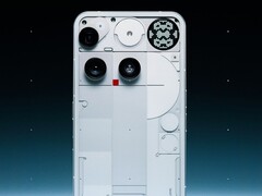 Telefon Nothing (3) w kolorze białym (źródło zdjęcia: Nothing)