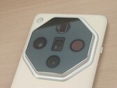 OPPO Find X7 Pro". (Źródło: Novice Evaluation via Weibo)