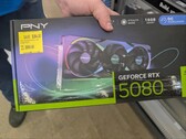 Karta graficzna PNY RTX 5080 zakupiona w Walmart po obniżonej cenie niższej niż sugerowana cena detaliczna. (Źródło zdjęcia: CPrizzy na Reddit)