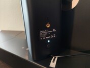 Soundbar i satelity są dostarczane z gwintem statywu (źródło obrazu: Notebookcheck)