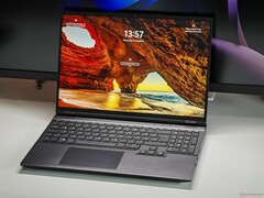 XMG Core 16 M25 (źródło obrazu: Notebookcheck)