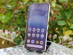 Przeciek mówi, że Nothing planuje wydać lajtową wersję telefonu Nothing Phone 3a (na zdjęciu). (Źródło zdjęcia: Notebookcheck)