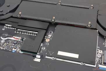 Dwa gniazda DDR5 SODIMM