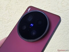 Vivo X200 Ultra zaimponował nam przełomowymi kamerami podczas naszej ostatniej recenzji. (Źródło obrazu: Notebookcheck)