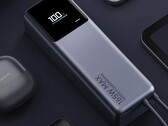 Najnowszy power bank Xiaomi o pojemności 10 000 mAh z kolorowym wyświetlaczem trafił na cyfrowe półki JD.com. (Źródło zdjęcia: ITHome)
