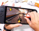 Oprócz łatwego do zarysowania wyświetlacza, Nintendo Switch 2 wydaje się być dobrze zbudowany (źródło obrazu: JerryRigEverything)