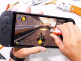 Oprócz łatwego do zarysowania wyświetlacza, Nintendo Switch 2 wydaje się być dobrze zbudowany (źródło obrazu: JerryRigEverything)