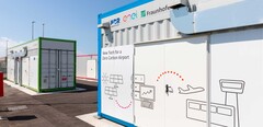 W projekcie wykorzystano 762 akumulatory samochodowe firm Merces-Benz, Stellantis i Nissan. (Źródło zdjęcia: Enel)