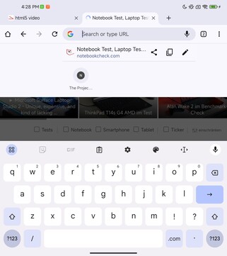 Klawiatura na wyświetlaczu wewnętrznym, tryb portretowy (Google Gboard)