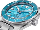 Zbliżenie na zegarek Seiko Prospex 1965 Heritage Diver, ukazujące niebieską tarczę, wskaźnik daty, świecące wskazówki i znaczniki oraz kopertę ze stali nierdzewnej.