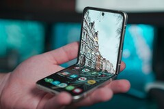 Specyfikacje aparatu i pierwsze funkcje wyświetlacza Xiaomi Mix Flip zostały odkryte w kodzie HyperOS. (Zdjęcie: Onur Binay, Unsplash)