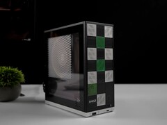 Modułowy mini-PC Framework Desktop z brandingiem AMD i niestandardowym projektem panelu przedniego (źródło obrazu: ETA PRIME)