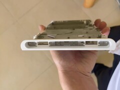 Rzekoma ramka prototypu Nintendo Switch 2 OLED (na zdjęciu) sprawiła, że niektórzy pełni nadziei gracze uwierzyli, że Nintendo Switch 2 OLED jest już w przygotowaniu. (Źródło zdjęcia: Gazlog)