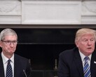 Tim Cook i Donald Trump podczas spotkania biznesowego w Białym Domu (źródło zdjęcia: Sky News)