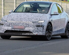 Testy wydajności Tesli Model Y 2026 na torze Nürburgring. (Źródło zdjęcia: Carscoops)