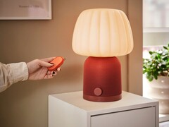 Pilot zdalnego sterowania IKEA Bilresa (na zdjęciu wersja z dwoma przyciskami) jest już dostępny w Szwecji. (Źródło zdjęcia: IKEA)