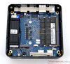 GMKtec NucBox M6 Ultra ze zdemontowaną górną stroną