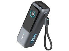 Anker "Zolo Power Bank 25K 165W z wysuwanymi i wbudowanymi kablami USB-C", oprócz jednego portu USB-C i jednego portu USB-A. (Źródło zdjęcia: u/joshuadwx via r/Anker subreddit)