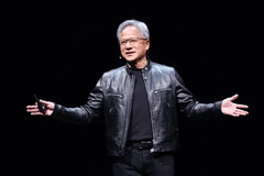 Jensen Huang, dyrektor generalny Nvidii, wygłasza przemówienie (źródło obrazu: CNA)