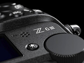 Firma Nikon oficjalnie zapowiedziała model Z6 III i choć zawiera on szereg ciekawych aktualizacji, żadna z nich nie jest rewolucyjna. (Źródło zdjęcia: Nikon)