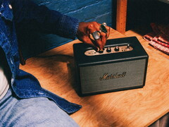 Acton IV w stylu vintage