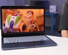MacBook Neo jest pokryty aluminium i waży 1,23 kg (2,7 funta).