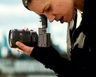Sony FX2 jest wyposażony w wizjer elektroniczny (źródło zdjęcia: Sony)