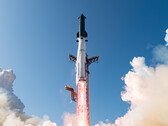 Start statku kosmicznego. Oczekuje się, że rakieta ta ostatecznie zastąpi Falcon 9 jako główny statek kosmiczny firmy SpaceX.