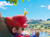 W cichej chwili przed kosmiczną przygodą Mario drzemie pod drzewem w technikolorze - naśladując spokój przed międzygwiezdną burzą w The Super Mario Galaxy Movie.