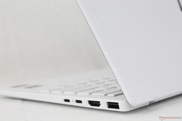 W szczególności powierzchnia ceramiczna bardzo dobrze ukrywa odciski palców i smugi